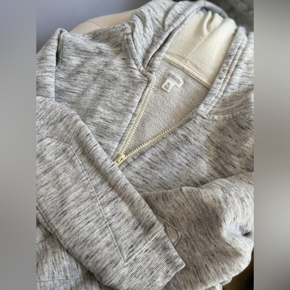 Gymboree brand boys zip up hoodie